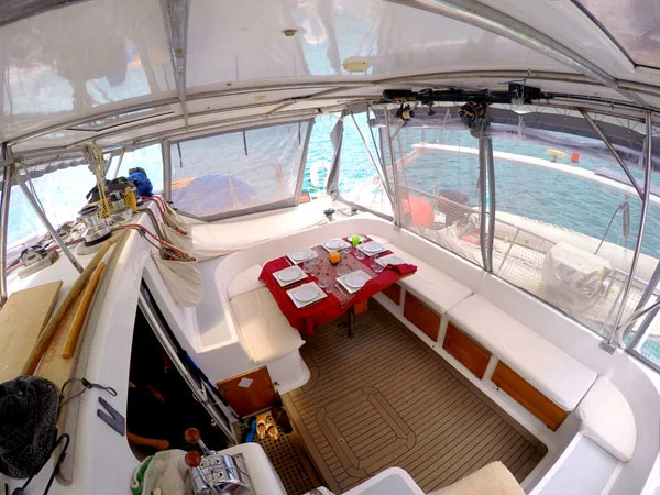 cockpit du catamaran